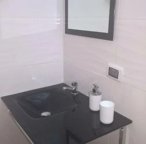 Rainbow בית הארחה *